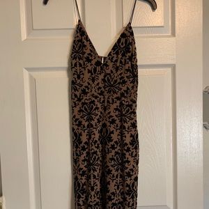 Skinny straps nude with black velvet design